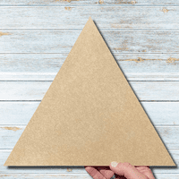 Trokut nedovršenog osnovnog oblika izrađen od drveta, pravilni jednakostranični jednakokutni Obrtni trokut, drveni prazan trokut